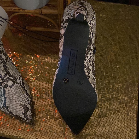 NWT Snake Skin Worthington Memory foam ankle boots - Picture 2 of 9